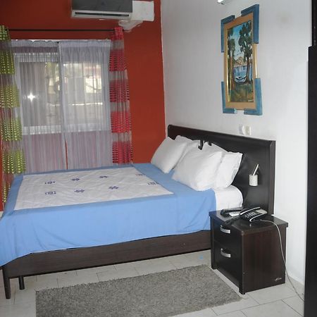 Résidences Touristhotel Abidjan Esterno foto