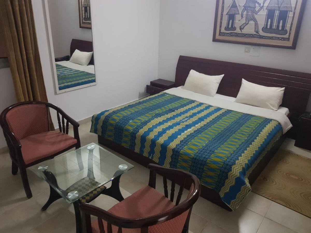 Résidences Touristhotel Abidjan Esterno foto