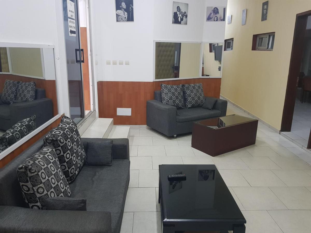 Résidences Touristhotel Abidjan Esterno foto