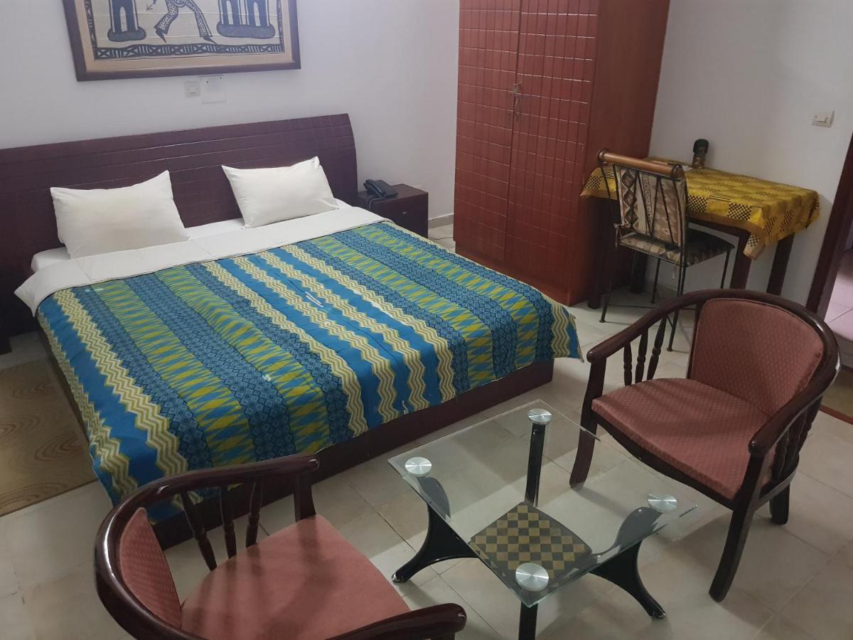Résidences Touristhotel Abidjan Esterno foto