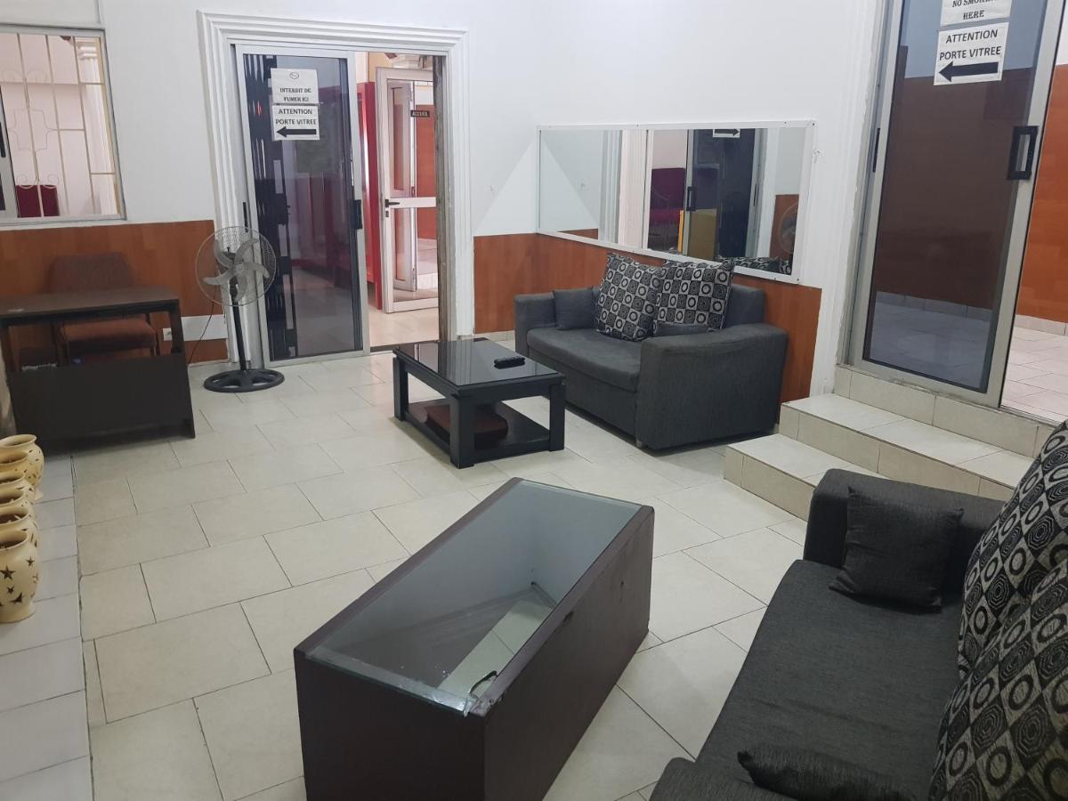 Résidences Touristhotel Abidjan Esterno foto