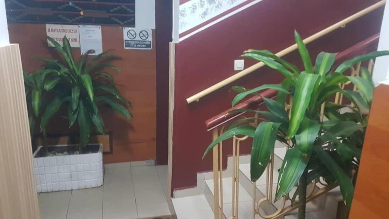 Résidences Touristhotel Abidjan Esterno foto