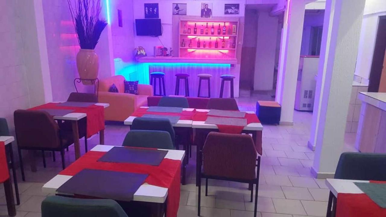 Résidences Touristhotel Abidjan Esterno foto