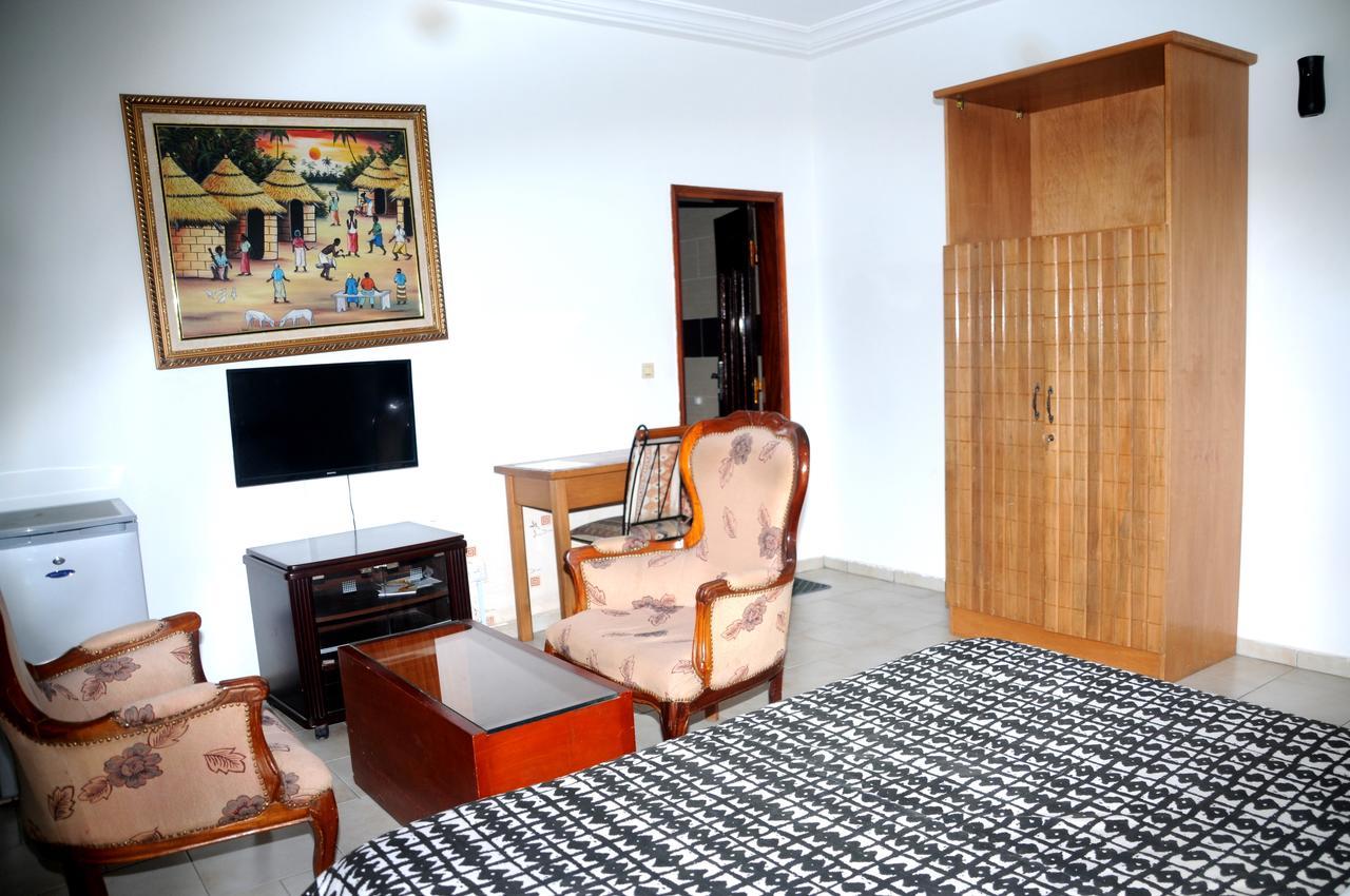 Résidences Touristhotel Abidjan Esterno foto