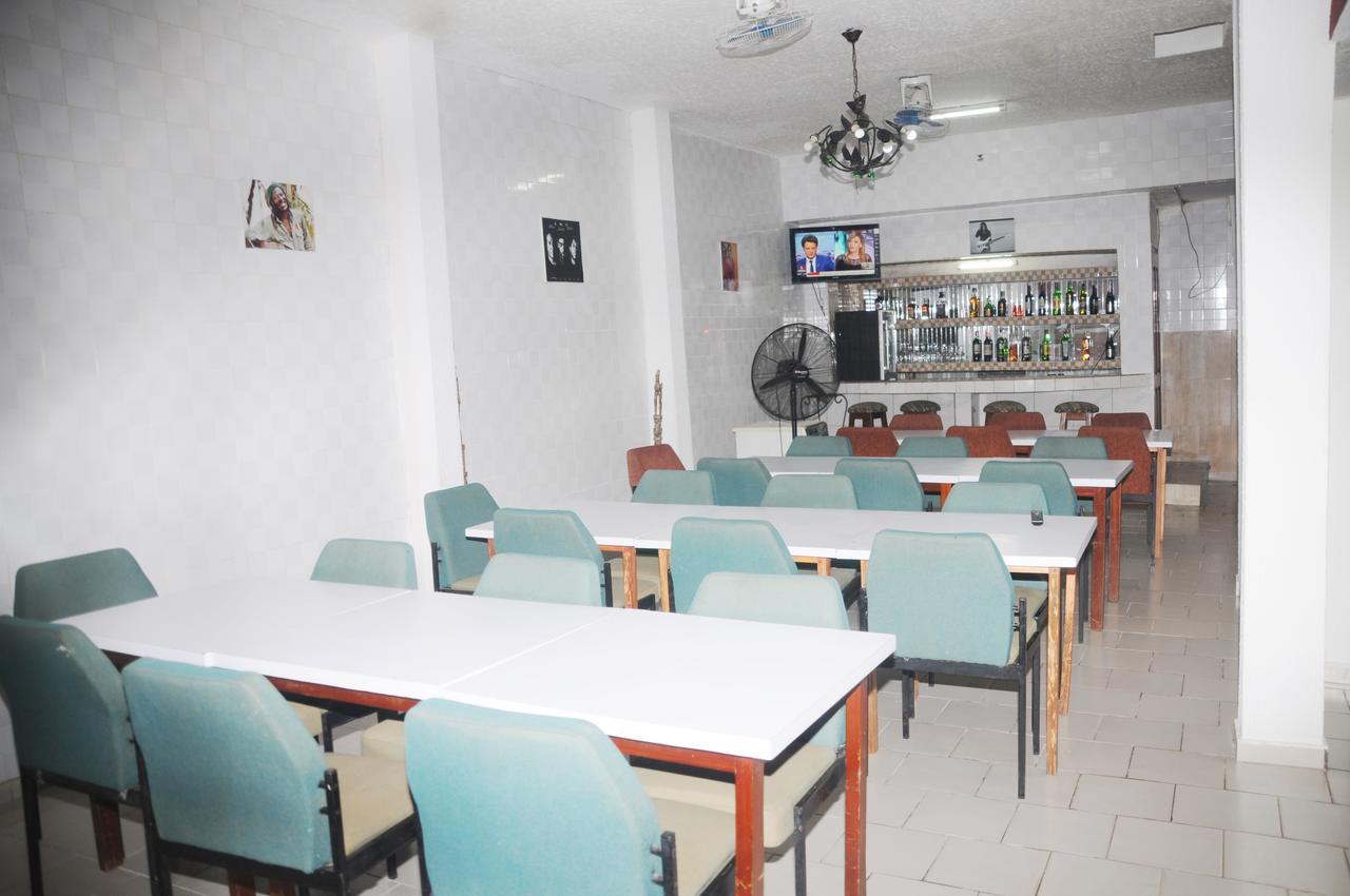 Résidences Touristhotel Abidjan Esterno foto